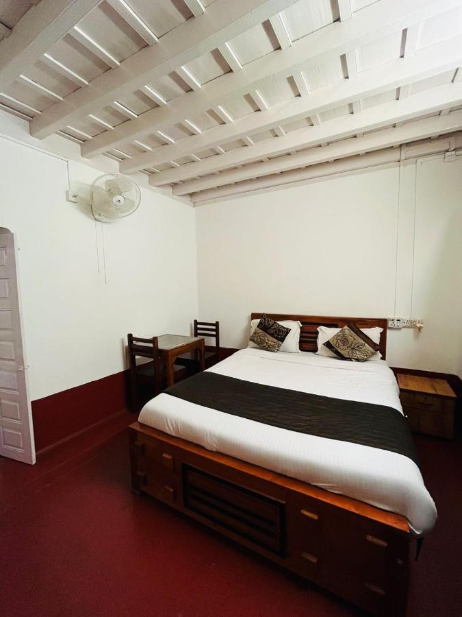 Coorg Daffodil Guesthouse 马迪凯里 外观 照片